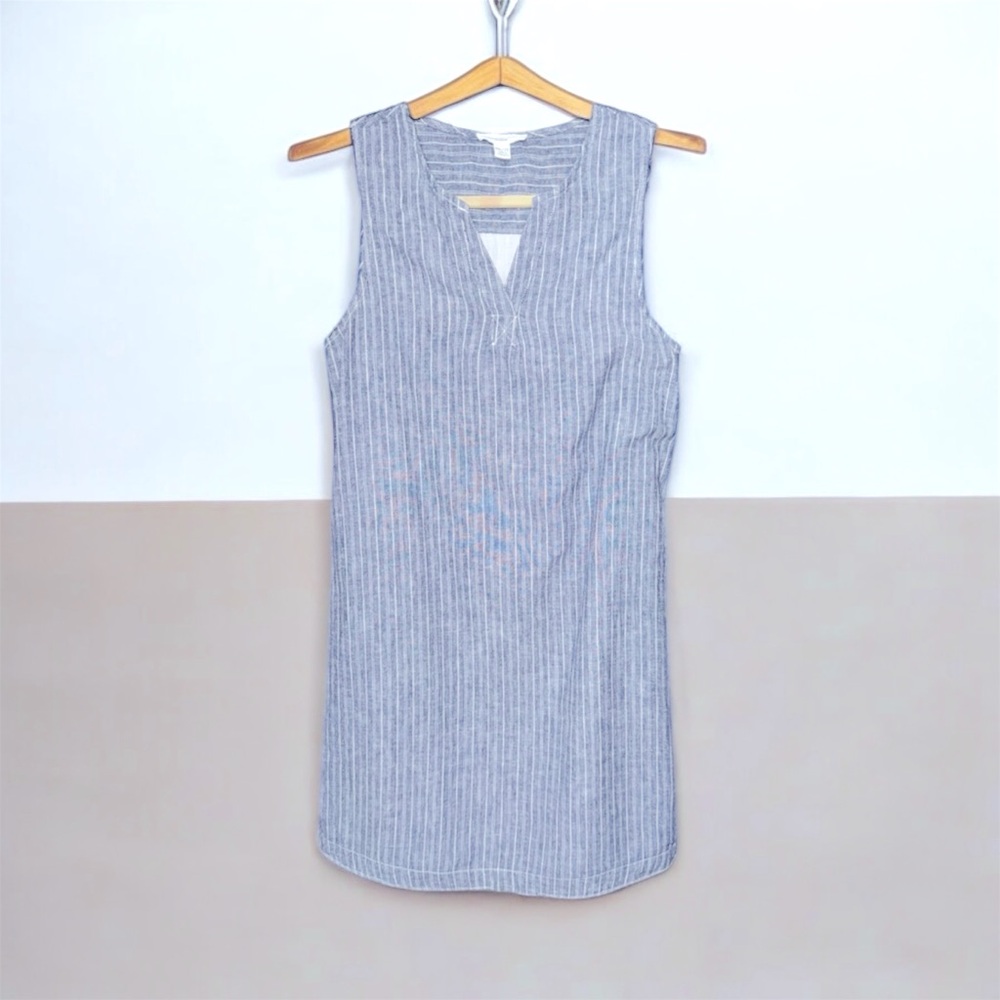 beachlunchlounge Gray Striped Sleeveless V-Neck Shift Dress